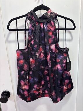 1 .STATE WOMEN'S TOP SIZE